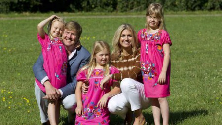 Koninklijke familie in de tuin